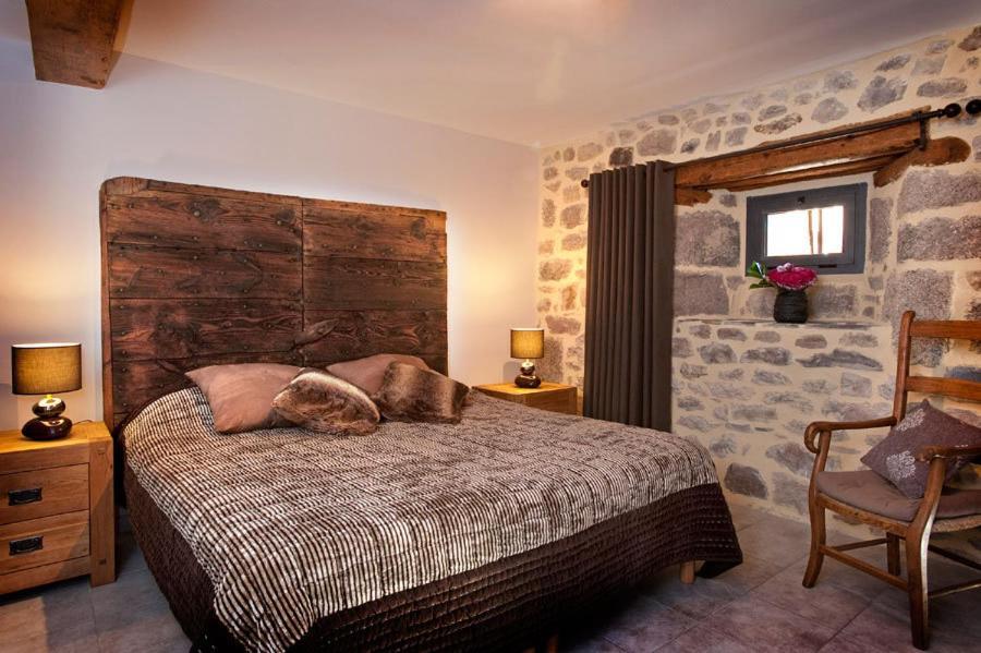 Logis Hotels Les Granges De Bigose Rimeize Room photo